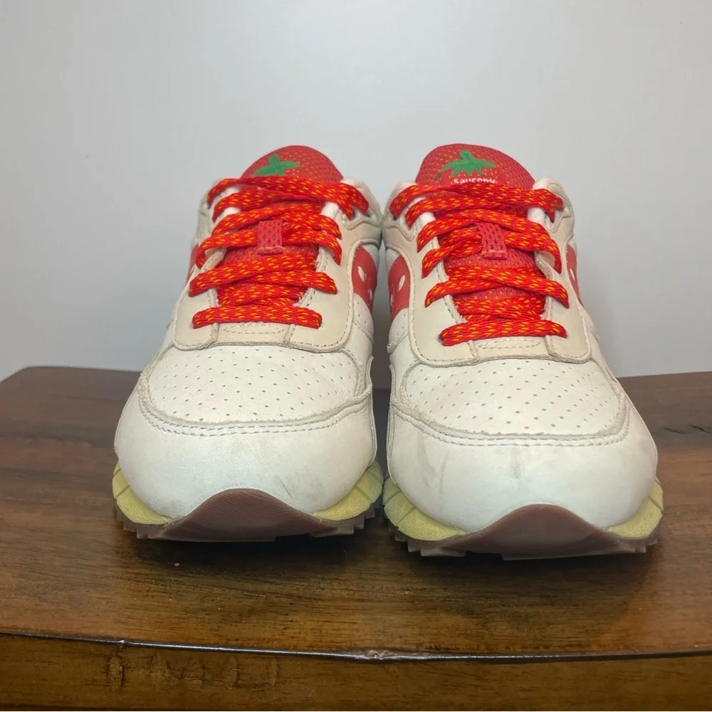 Saucony | Shadow 6000 Shoes - New York Cheesecake ; Mens 8.5